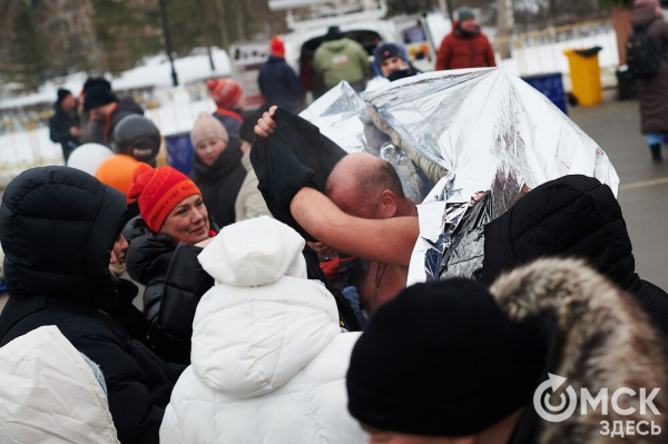 Фоторепортаж: омские бегуны завоевали 10 призовых мест на Рождественском полумарафоне
