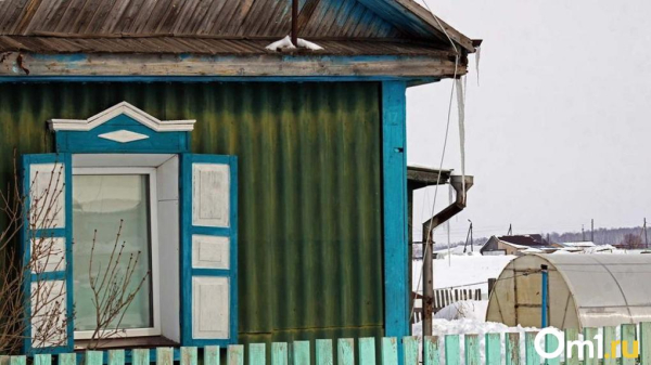 Омич оборудовал в подвале частного дома теплицу и выращивал коноплю Омич оборудовал в подвале частного дома теплицу и выращивал коноплю