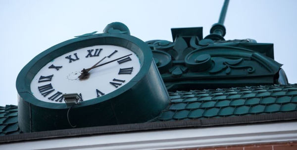 Уже двенадцать без пяти: легенды и истории омских часов Уже двенадцать без пяти: легенды и истории омских часов
