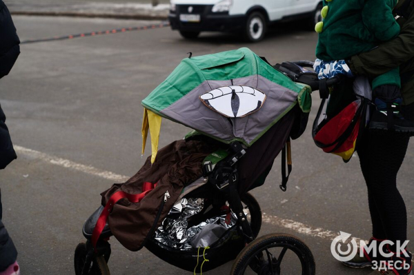 Фоторепортаж: омские бегуны завоевали 10 призовых мест на Рождественском полумарафоне