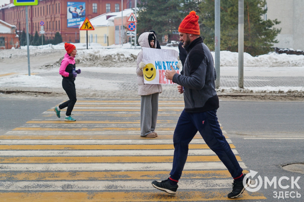 Фоторепортаж: омские бегуны завоевали 10 призовых мест на Рождественском полумарафоне