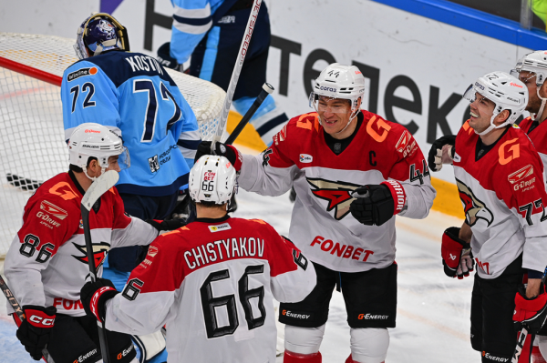 Точность в "Авангарде". Шарипзянов, Окулов и Спунер вошли в число лучших игроков КХЛ Точность в "Авангарде". Шарипзянов, Окулов и Спунер вошли в число лучших игроков КХЛ