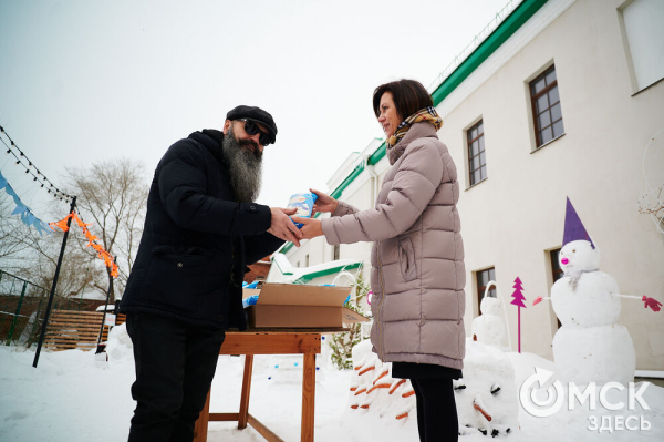 Не для слабонервных. В Омске наградили авторов самых креативных снеговиков