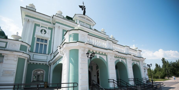 Омская драма удивила продуктовыми карточками вековой давности и билетами на стоячие места Омская драма удивила продуктовыми карточками вековой давности и билетами на стоячие места