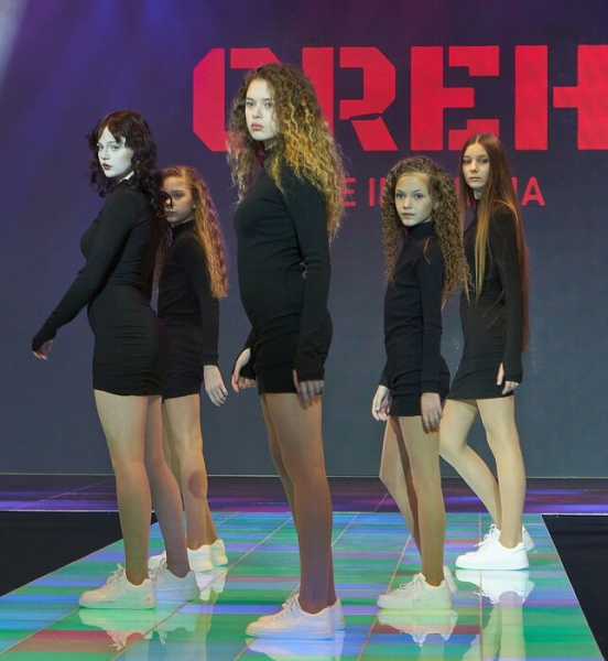 Юные модели из Омска собрали россыпь главных призов уральского фестиваля Юные модели из Омска собрали россыпь главных призов уральского фестиваля