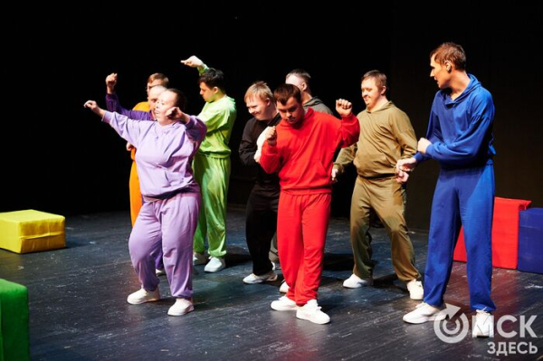 Юмор, хвостатая харизма и любовь. О чём постановка солнечных актёров