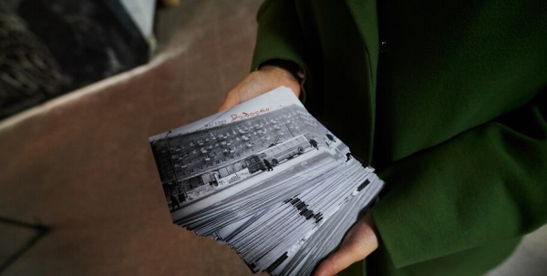 Уже "Рад...". Обновлённая конструкция возвращается в центр Омска в прямом эфире. ОБНОВЛЕНО