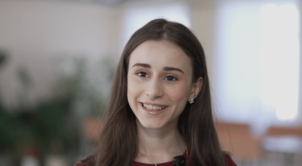 "Зрителю должно быть смешно смотреть на твоё серьёзное лицо". Актриса Карина Каграманян о тяжести комедии и голливудских мечтах