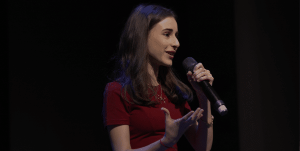 "Зрителю должно быть смешно смотреть на твоё серьёзное лицо". Актриса Карина Каграманян о тяжести комедии и голливудских мечтах