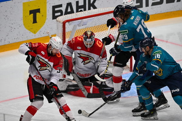 Три гола в большинстве принесли "Авангарду" очередную победу