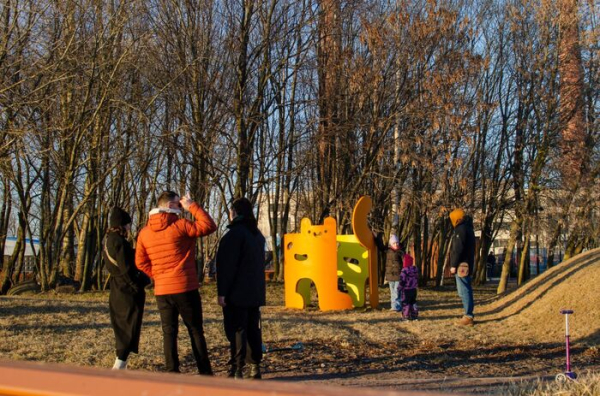 Кот, который обнимает форт: что привезли омские граффитисты в Кронштадт Кот, который обнимает форт: что привезли омские граффитисты в Кронштадт