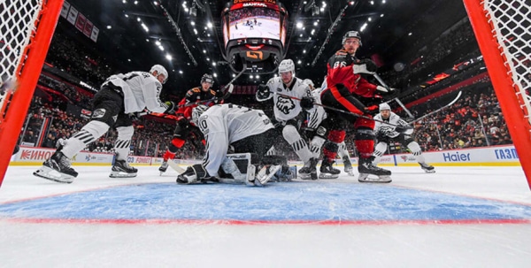 Валидола не напасёшься. Челябинский "Трактор" прервал рекордную серию побед "Авангарда"