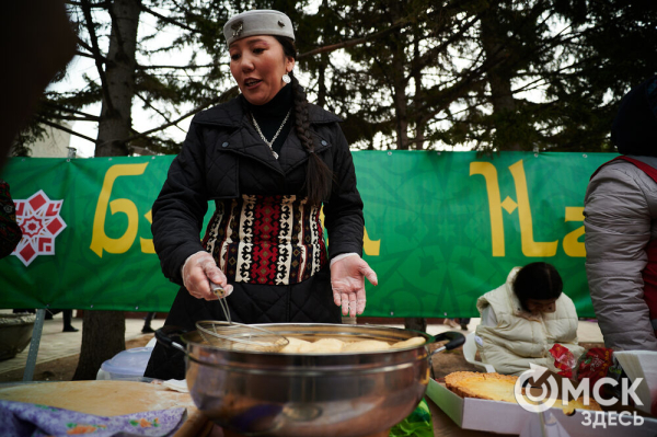 От чак-чака до куреша. Смотрим, как прошёл Навруз в Омске
