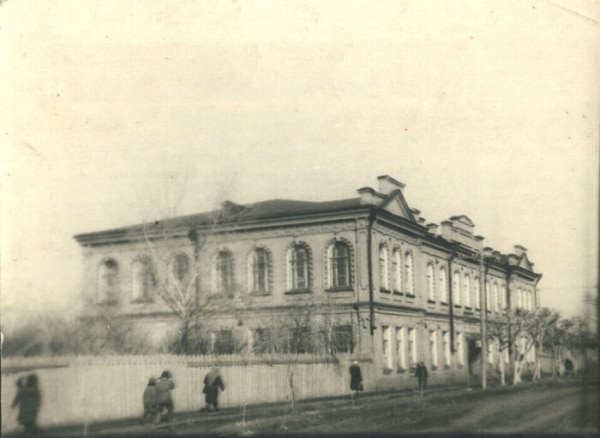 В Омске восстановили столетнюю лестницу, осквернённую вандалами