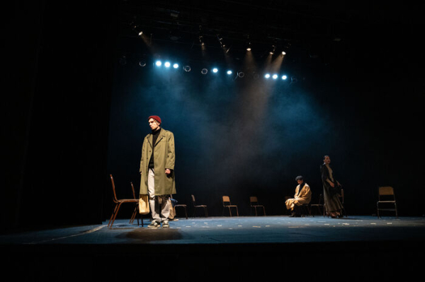 "Театр - не томатный суп": о чём переживают режиссёры XXI века