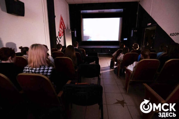 Сумасшествие и наглость по телефону. Директор омского Дома кино о том, как продвигать фестивальные фильмы