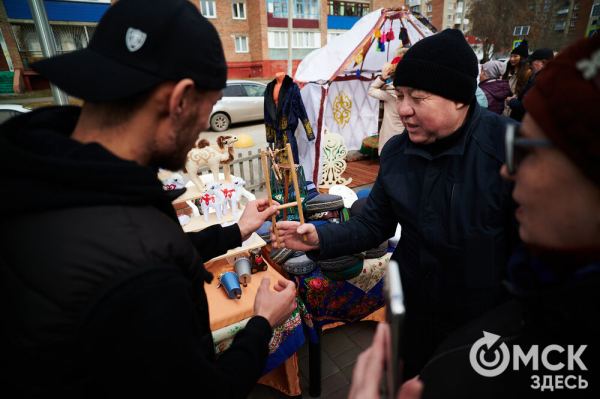 От чак-чака до куреша. Смотрим, как прошёл Навруз в Омске