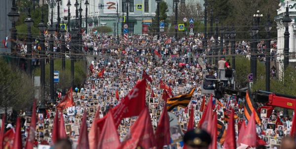 "Бессмертный полк" пройдёт очно впервые за три года "Бессмертный полк" пройдёт очно впервые за три года