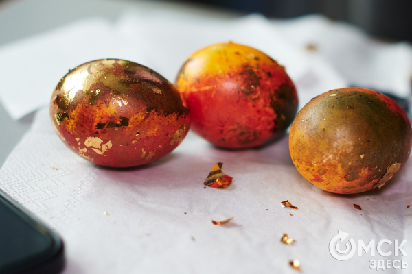 Пасхальная авантюра: забавные попытки "Омск Здесь" подготовиться к празднику Пасхальная авантюра: забавные попытки "Омск Здесь" подготовиться к празднику