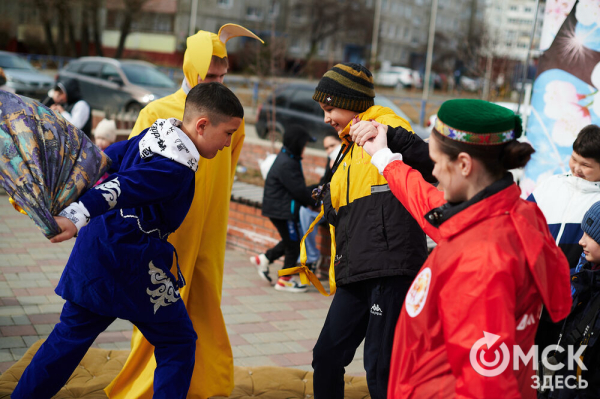 От чак-чака до куреша. Смотрим, как прошёл Навруз в Омске