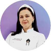 Танцующий кондитер из Омска представила в Москве антигравитационный горящий торт