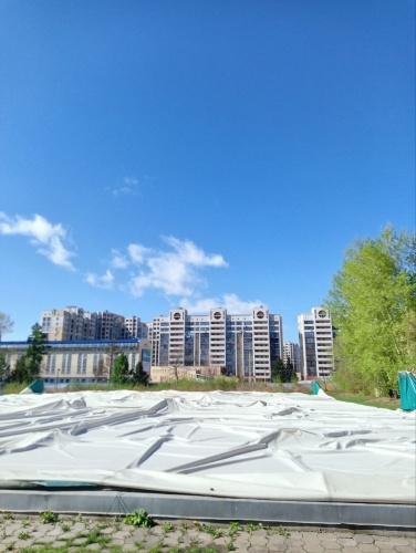 Погода или демонтаж: омичи обратили внимание на исчезновение «Дирижабля»