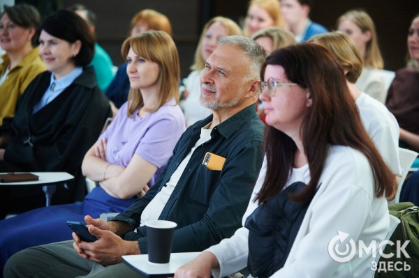 Буквы в пространстве: книжный блогер Александра Макарова презентовала свою вторую книгу