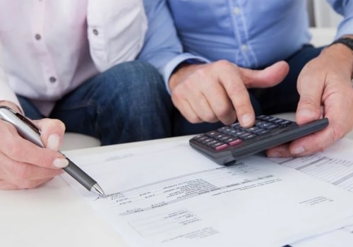 На счетах омичей в банках хранится более 430 млрд рублей