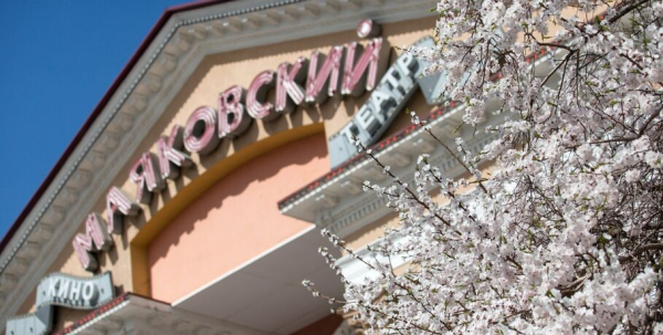 Ни и у Ленина, ни у кинотеатра "Маяковский" не получилось стать памятниками