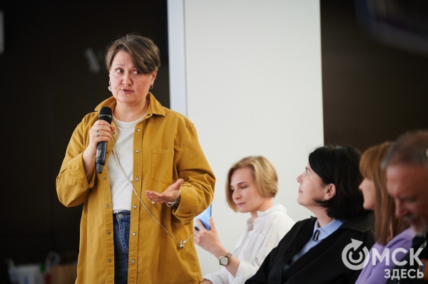 Буквы в пространстве: книжный блогер Александра Макарова презентовала свою вторую книгу