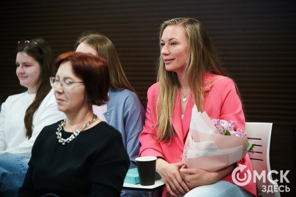 Буквы в пространстве: книжный блогер Александра Макарова презентовала свою вторую книгу