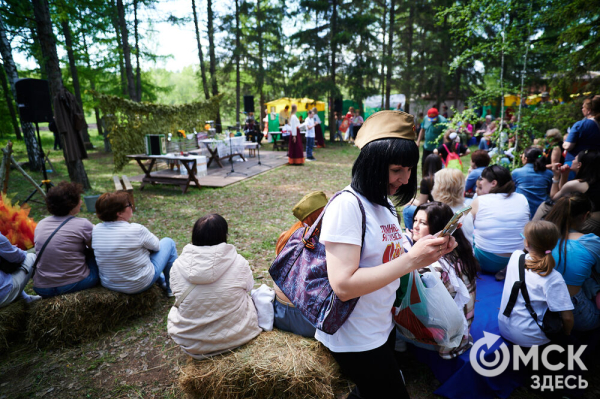 Курс молодого бойца и послания памяти. Как омичи отмечают 9 Мая в парке Победы Курс молодого бойца и послания памяти. Как омичи отмечают 9 Мая в парке Победы