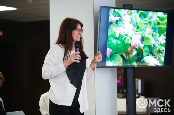 Буквы в пространстве: книжный блогер Александра Макарова презентовала свою вторую книгу