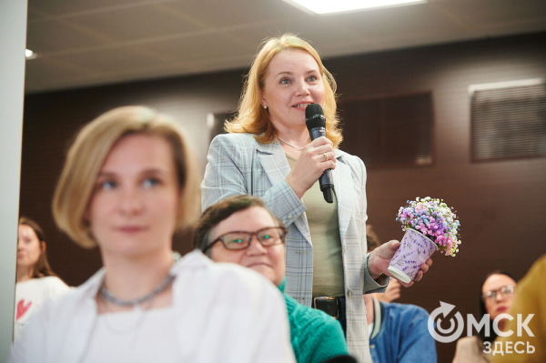 Буквы в пространстве: книжный блогер Александра Макарова презентовала свою вторую книгу