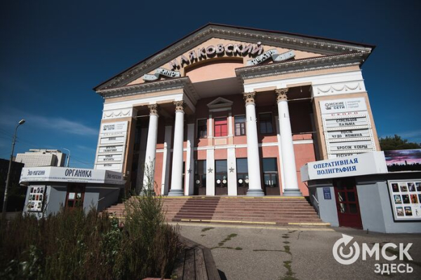 Ни и у Ленина, ни у кинотеатра "Маяковский" не получилось стать памятниками