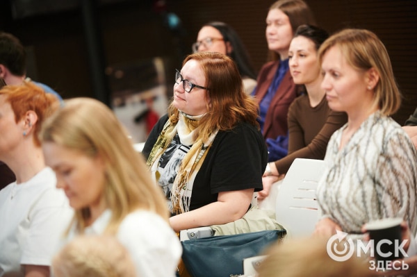 Буквы в пространстве: книжный блогер Александра Макарова презентовала свою вторую книгу