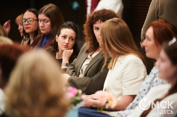 Буквы в пространстве: книжный блогер Александра Макарова презентовала свою вторую книгу