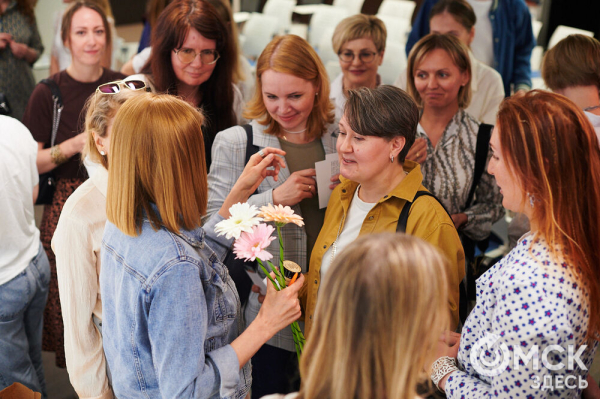 Буквы в пространстве: книжный блогер Александра Макарова презентовала свою вторую книгу