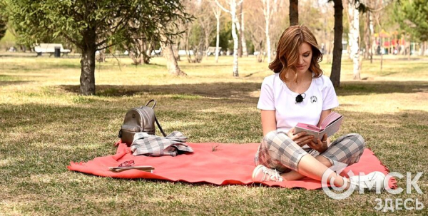 "Это мой личный выбор, который приносит мне радость". Александра Макарова о своей первой премии "Литературный блогер"