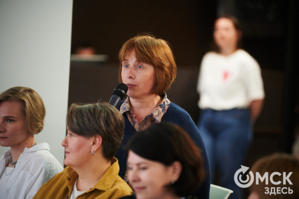 Буквы в пространстве: книжный блогер Александра Макарова презентовала свою вторую книгу