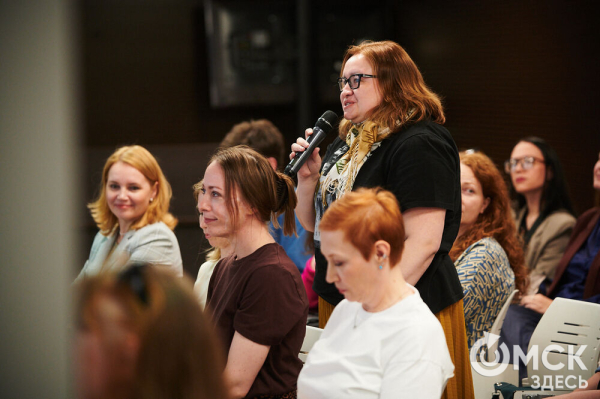 Буквы в пространстве: книжный блогер Александра Макарова презентовала свою вторую книгу