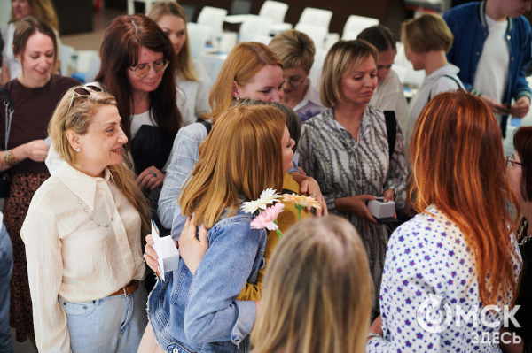 Буквы в пространстве: книжный блогер Александра Макарова презентовала свою вторую книгу