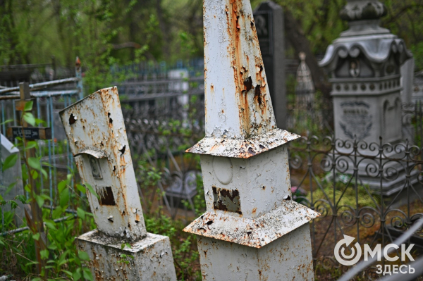 Омичей приглашают на уборку могил ветеранов