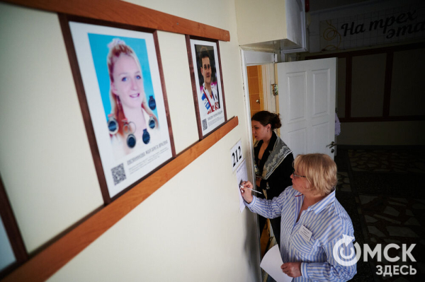 Под прицелом камер, но с шоколадкой. В Омске стартовал экзаменационный марафон