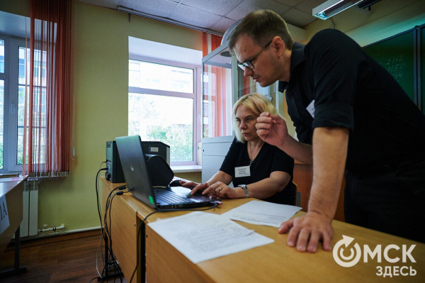 Под прицелом камер, но с шоколадкой. В Омске стартовал экзаменационный марафон
