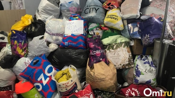 Выживший при обрушении казармы в Омске помогает бойцам СВО