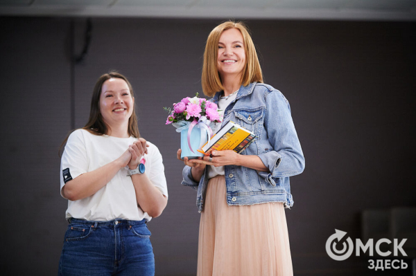 Буквы в пространстве: книжный блогер Александра Макарова презентовала свою вторую книгу