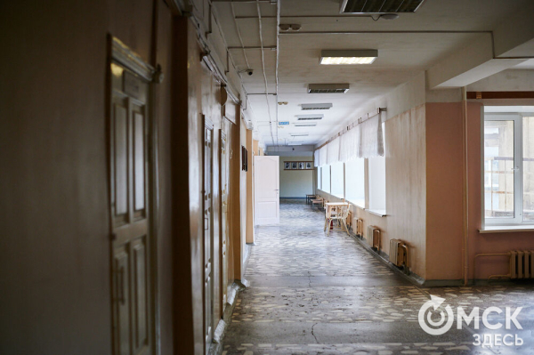 Под прицелом камер, но с шоколадкой. В Омске стартовал экзаменационный марафон