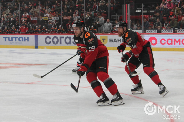 Дамир Шарипзянов стал 13-м игроком "Авангарда", получившим "Золотой шлем" Дамир Шарипзянов стал 13-м игроком "Авангарда", получившим "Золотой шлем"