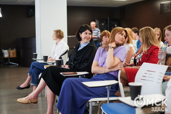 Буквы в пространстве: книжный блогер Александра Макарова презентовала свою вторую книгу